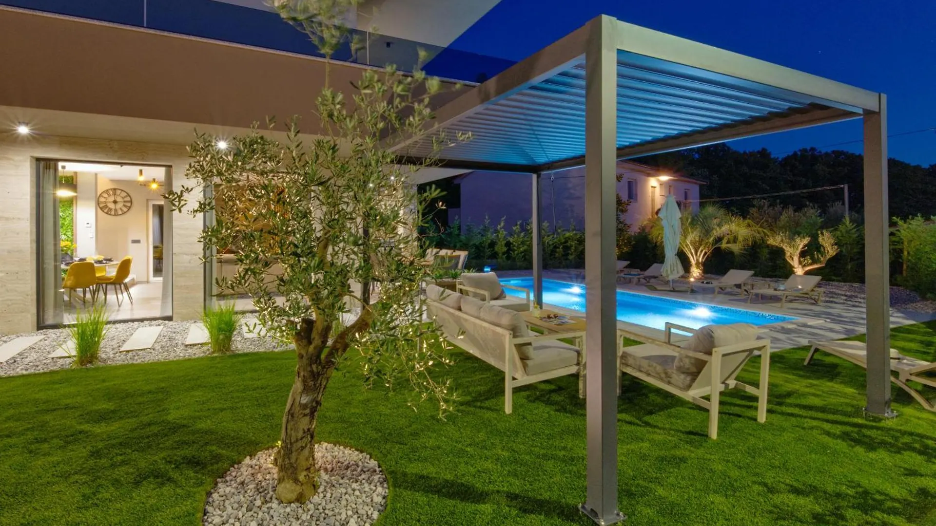 Villa Pieron For 8 People Near Pula With Heated Pool & Spa Marcana