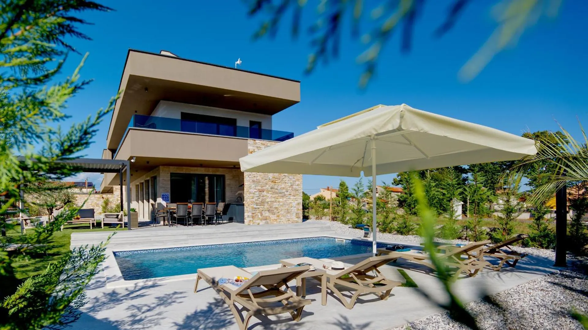 Villa Pieron For 8 People Near Pula With Heated Pool & Spa Marcana